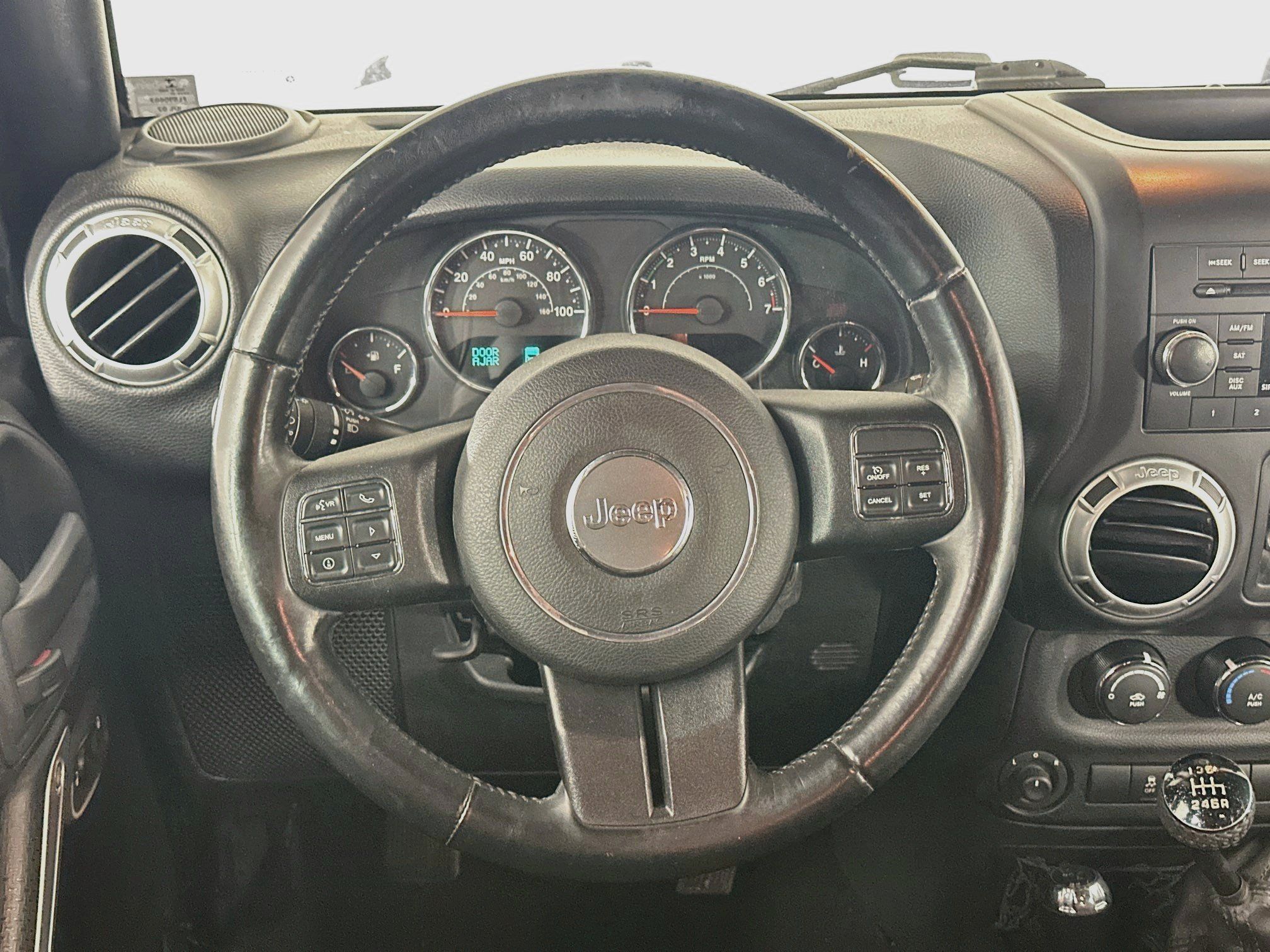 Used 2015 Jeep Wrangler Unlimited Sahara w/ Connectivity Group AWD/4WD image 17