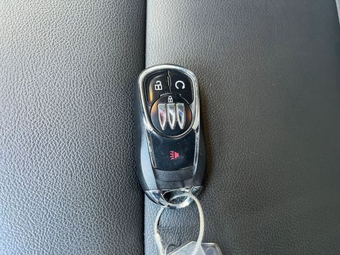 Used 2025 Buick Envista Sport Touring image 22