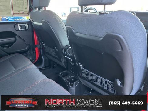 Used 2025 Jeep Wrangler Rubicon image 24