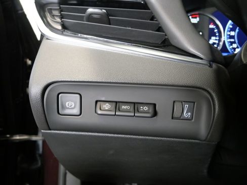 Used 2023 Buick Enclave Avenir w/ Avenir Technology Package image 12