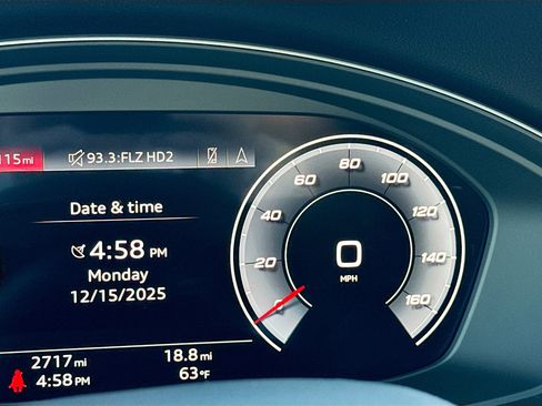 Used 2025 Audi SQ5 Premium Plus image 41