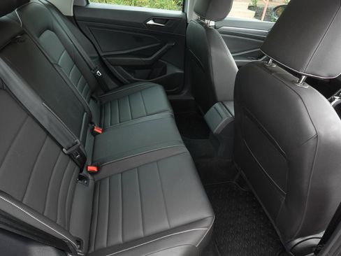 Used 2024 Volkswagen Jetta SE w/ Panoramic Sunroof Package FWD image 13