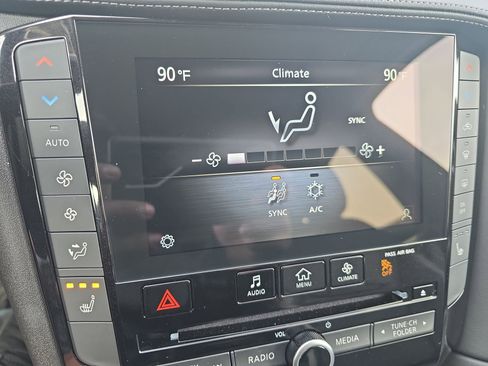 Certified 2025 INFINITI QX50 Luxe image 24