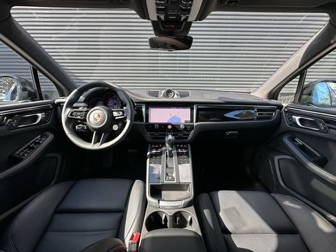 Used 2026 Porsche Macan AWD/4WD image 6