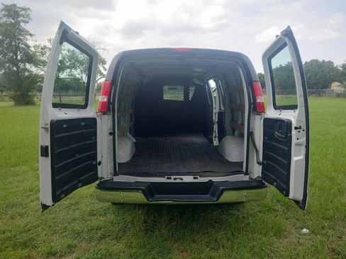 Used 2021 GMC Savana 2500 w/ Driver Convenience Package image 24