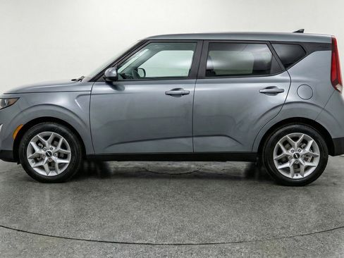 Used 2025 Kia Soul LX w/ LX Technology Package image 5