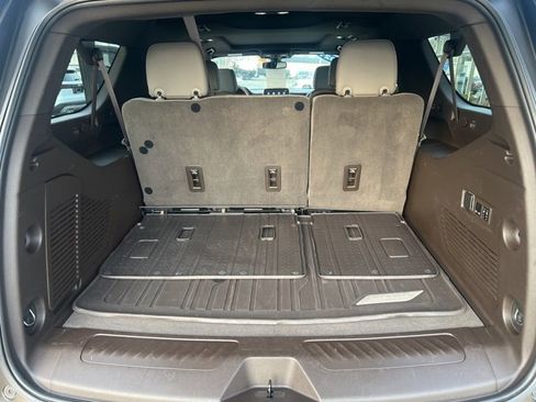 Used 2021 Chevrolet Suburban LT w/ LT Signature Package image 29