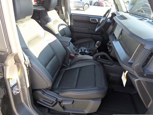 New 2025 Ford Bronco Badlands image 33