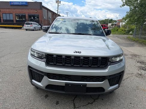 New 2026 Jeep Grand Cherokee Altitude AWD/4WD image 8