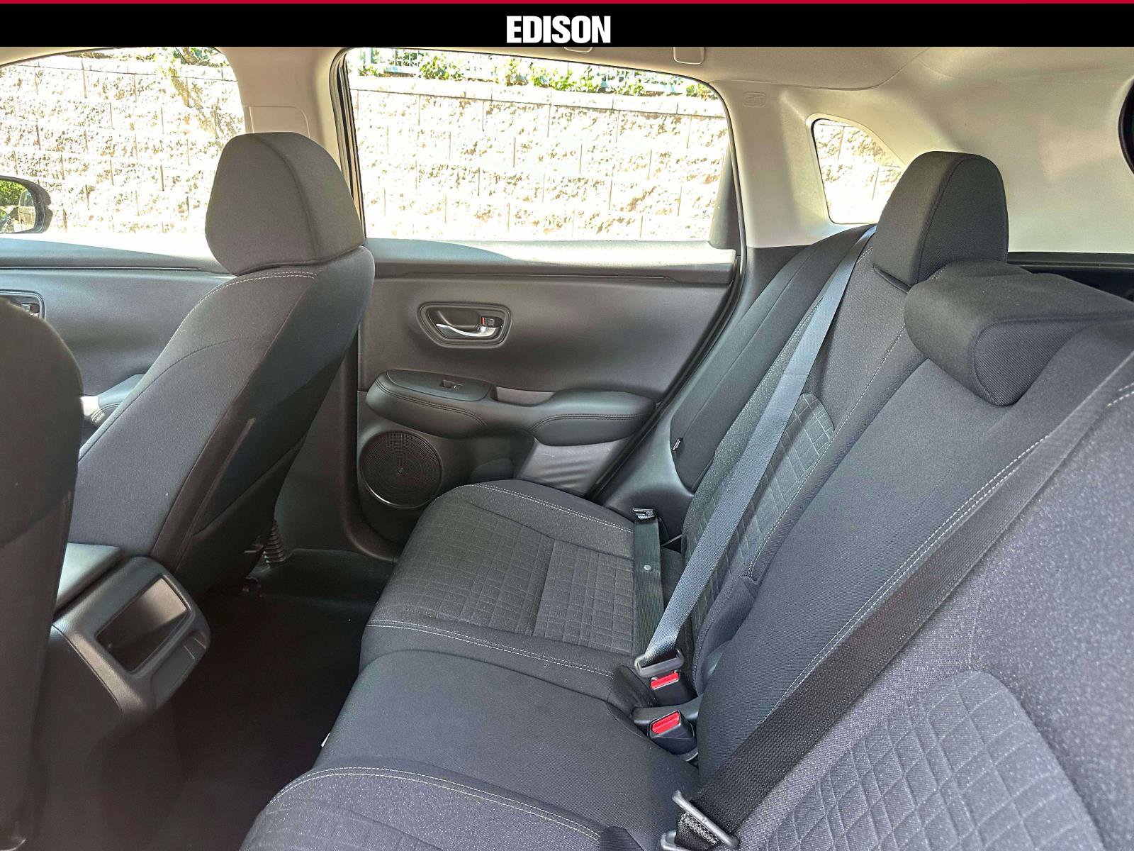 Used 2023 Honda HR-V LX image 9