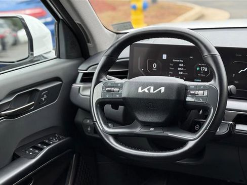Used 2024 Kia EV9 Light Long Range image 18