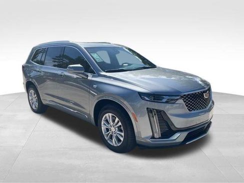New 2025 Cadillac XT6 Luxury image 8