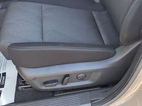 Used 2024 Nissan Rogue SV image 21