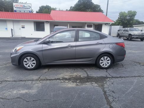 Used 2016 Hyundai Accent SE w/ Option Group 02 FWD image 2