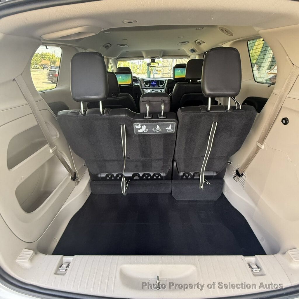 Used 2017 Chrysler Pacifica Touring-L Plus FWD image 39