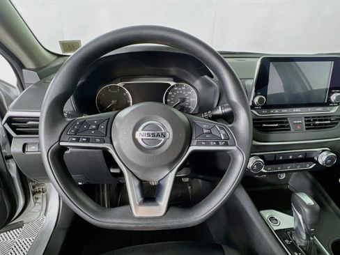 Used 2020 Nissan Altima 2.5 S AWD/4WD image 12