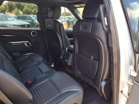Used 2022 Land Rover Discovery S R-Dynamic AWD/4WD image 19