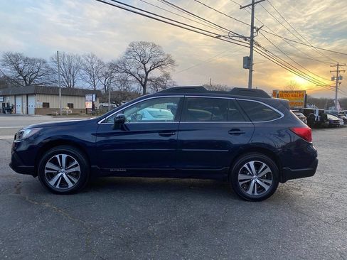 Used 2018 Subaru Outback 3.6R Limited image 4