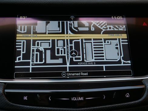 Used 2017 Cadillac XT5 Luxury w/ Driver Awareness Package AWD/4WD image 17