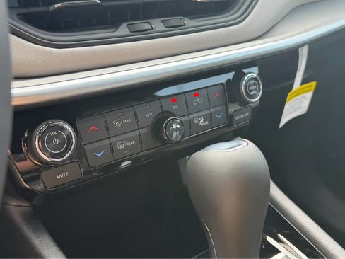 New 2026 Jeep Compass Limited w/ Sun, Sound & Navigation Group AWD/4WD image 19