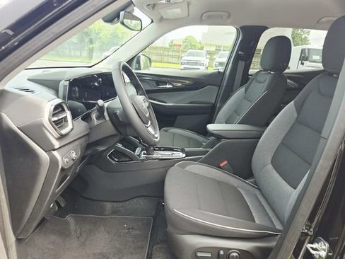 New 2026 Chevrolet TrailBlazer LT w/ Convenience Package FWD image 8