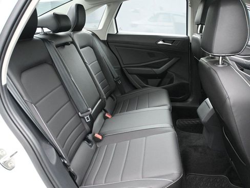 Used 2023 Volkswagen Jetta SE w/ Panoramic Sunroof Package FWD image 18