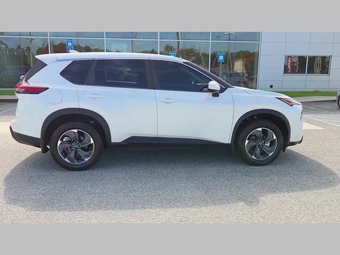 Used 2025 Nissan Rogue SV FWD image 37