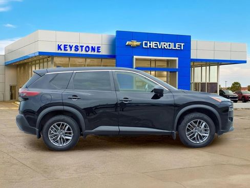 Used 2023 Nissan Rogue S AWD/4WD image 8