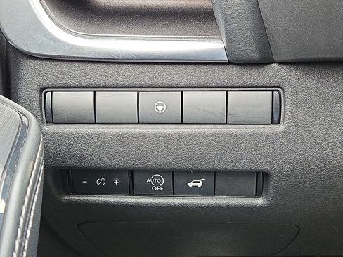 Used 2023 Nissan Rogue SV w/ SV Premium B Package image 25