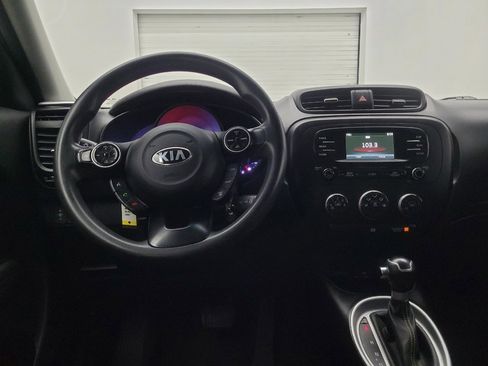 Used 2016 Kia Soul + image 22