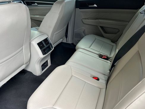 Used 2023 Volkswagen Atlas SE FWD image 12