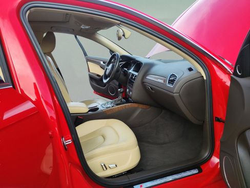 Used 2015 Audi A4 2.0T Premium Plus w/ Technology Package image 14