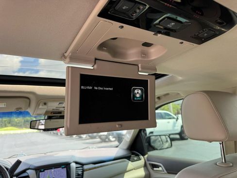 Used 2017 GMC Yukon XL Denali w/ Open Road Package AWD/4WD image 18