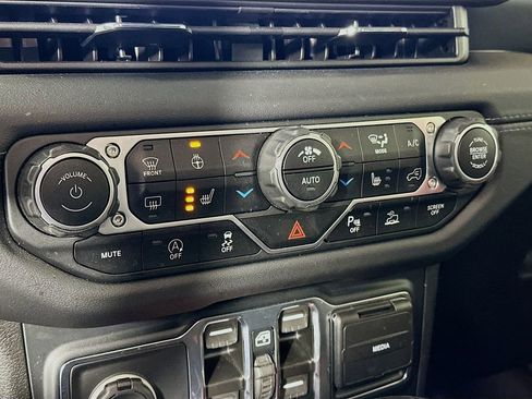 Certified 2024 Jeep Wrangler Sahara w/ Technology Group image 26