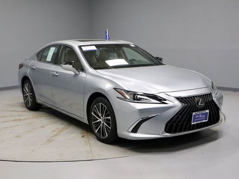 Used 2023 Lexus ES 250 w/ Premium Package image 1