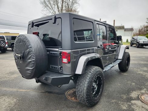 Used 2017 Jeep Wrangler Unlimited Sahara w/ Dual Top Group AWD/4WD image 16