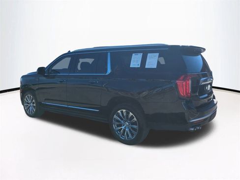 Used 2023 GMC Yukon XL Denali image 7