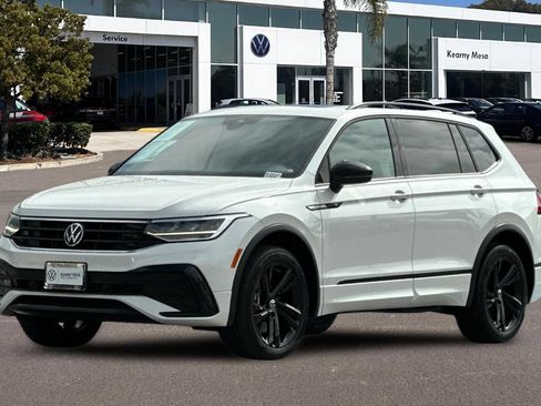Used 2023 Volkswagen Tiguan SE R-Line FWD image 8