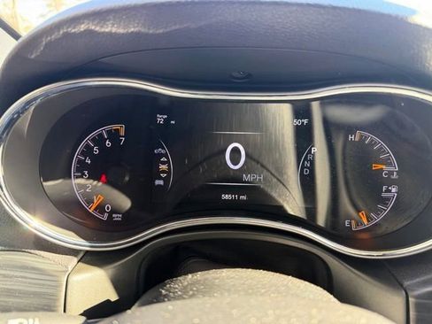 Used 2020 Jeep Grand Cherokee Altitude image 9