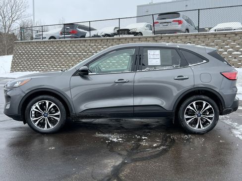 Certified 2022 Ford Escape SE w/ SE Sport Appearance Package image 39