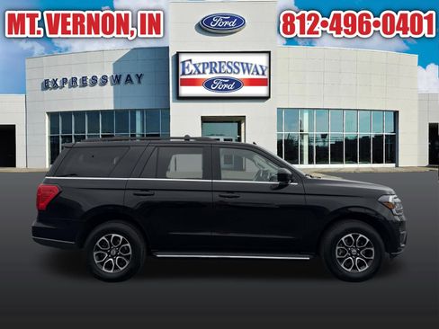 Used 2023 Ford Expedition XLT AWD/4WD image 6