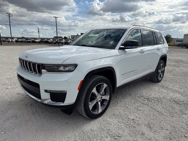 Used 2025 Jeep Grand Cherokee L Limited RWD image 1