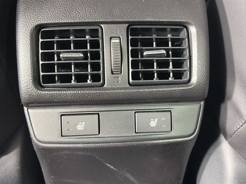 Used 2017 Subaru Outback 2.5i Limited image 19