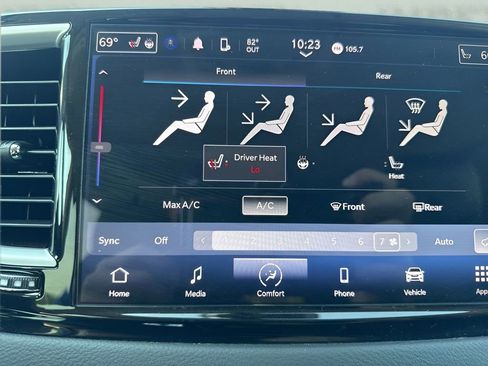 Used 2023 Chrysler Pacifica Touring-L FWD image 22