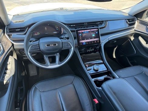 Used 2022 Jeep Grand Cherokee Limited 4xe image 11