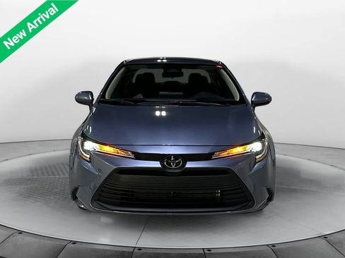 Used 2025 Toyota Corolla LE w/ LE Premium Package image 10