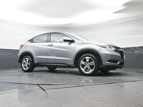 Used 2018 Honda HR-V LX image 33