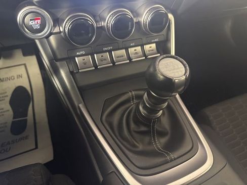 Used 2024 Toyota GR86 image 15