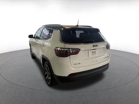 Used 2025 Jeep Compass Limited image 11