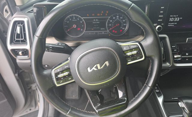 Used 2023 Kia Sorento S w/ Panoramic Sunroof Package AWD/4WD image 7
